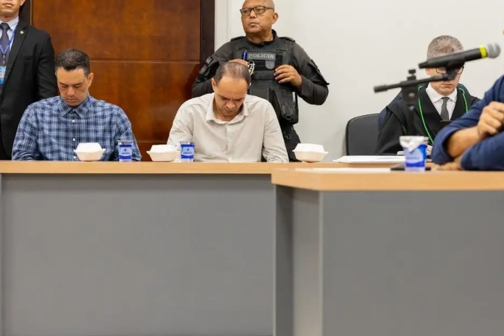 Romero Xavier Mengarde e Rodrigo Xavier Mengarde no júri da morte de Raquel Cattani — Foto: TJMT