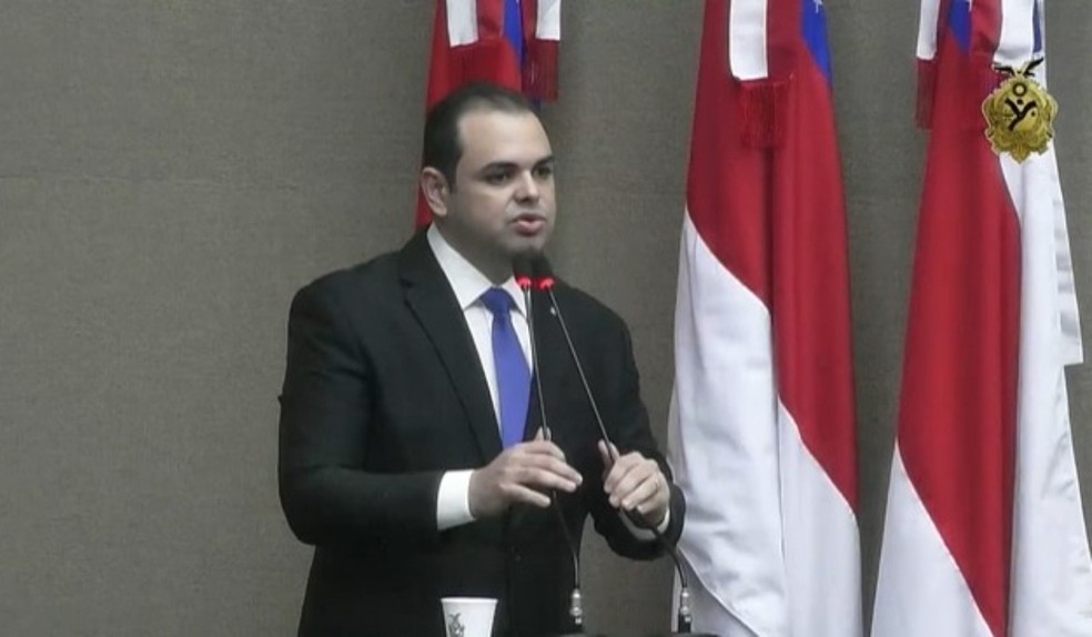 Solenidade marca posse de Roberto Cidade como governador interino do Amazonas. — Foto: Reprodução/TV Aleam