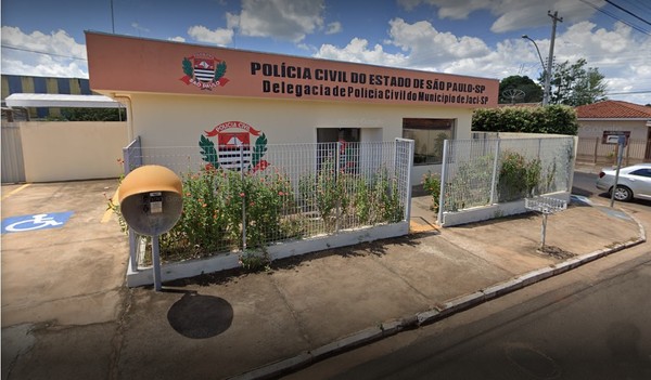 Menina de 3 anos morre após ser atropelada por caminhonete enquanto motorista manobrava no interior de SP