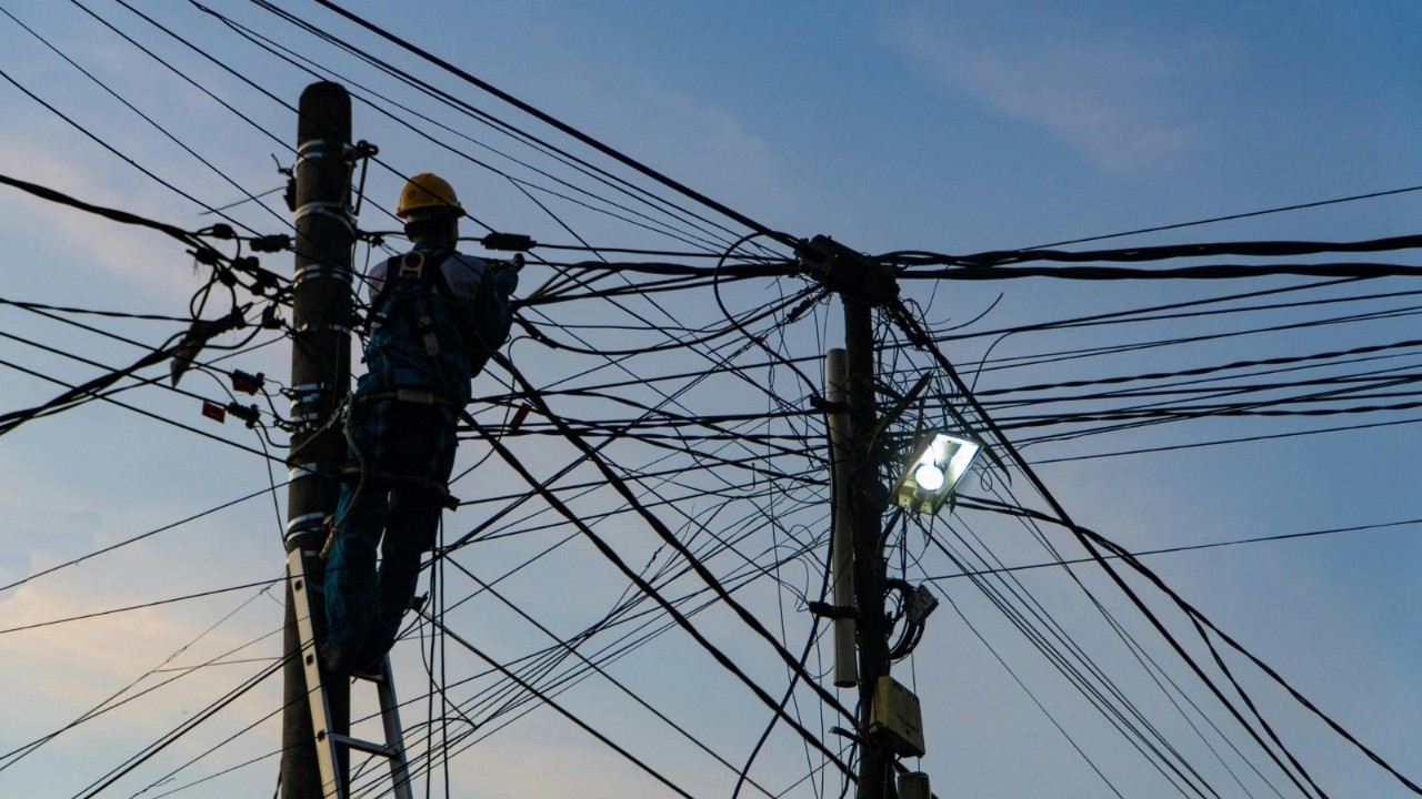 Troca de fios de energia por cabos de alumínio em Manaus é investigada pelo MP após reclamações de consumidores