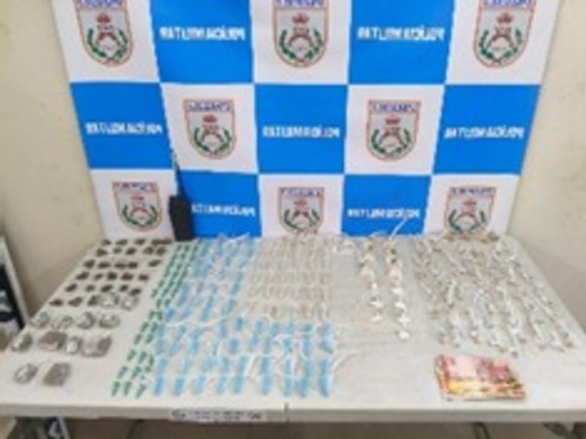 Jovem é preso com drogas em Volta Redonda