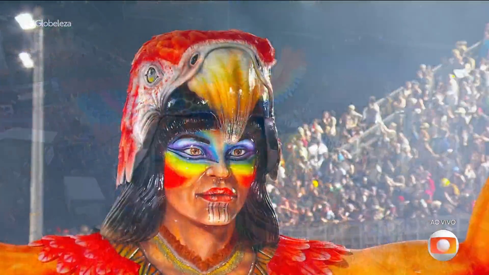 Mulheres que viram onça e arara: Dragões da Real leva carro com transformações ao Anhembi 