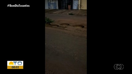 Moradores da quadra 1104 Sul reclamam de buracos nas ruas