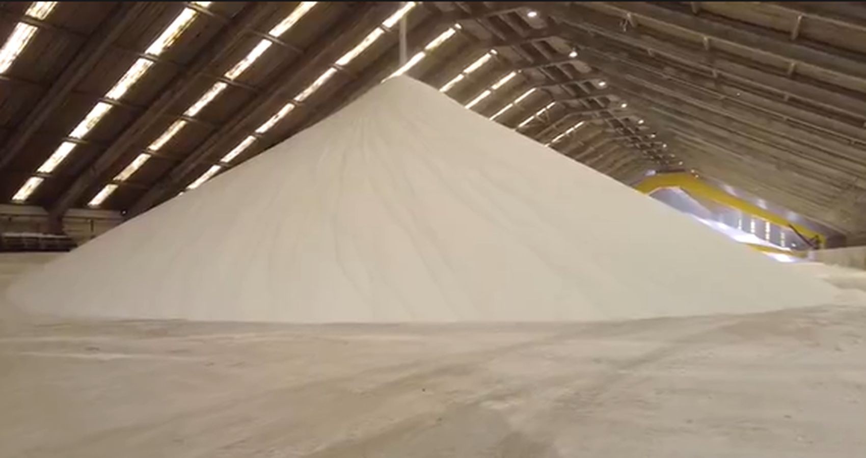 Fertilizantes comprados pelo Brasil 'não terão problemas em ser exportados', diz embaixador do Irã