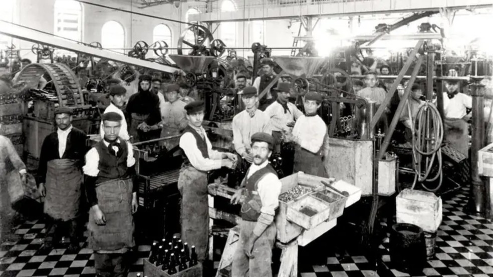 Cervejaria de Buenos Aires em 1910. — Foto: Autor Desconhecido/Domínio Público via BBC