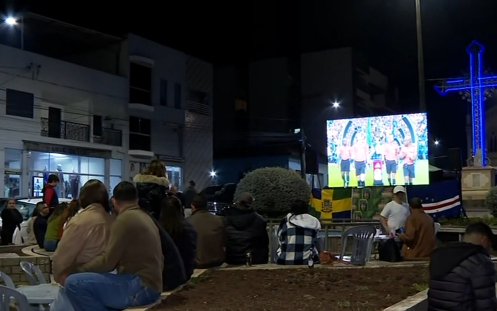 Moradores de Cabo Verde, em Minas Gerais, torcem pela seleção africana homônima