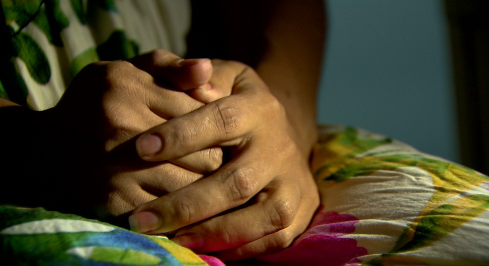 Vítima de estupro cometido por tenente da Polícia Militar em Manaus. — Foto: Paulo Roberto Santos/ Rede Amazônica