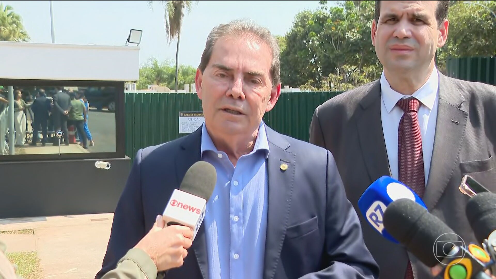 Deputados aprovam urgência na votação de anistia para envolvidos na tentativa de golpe de 8 de janeiro