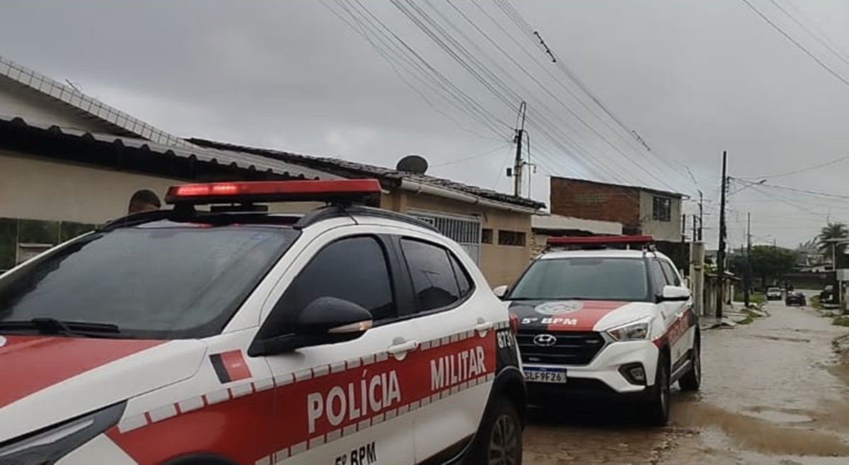 Homem agride mulher grávida no meio da rua em João Pessoa