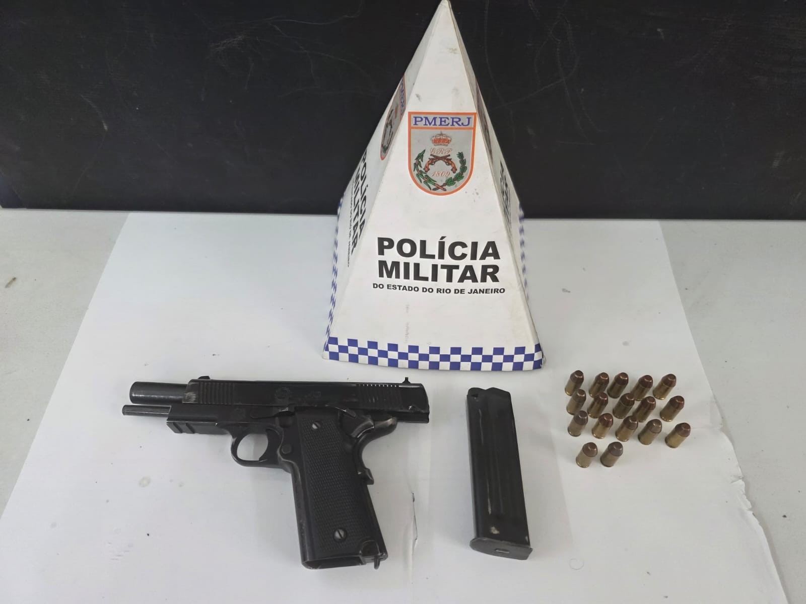 Policial civil de MG é detido após apontar arma para motorista de ônibus em Volta Redonda 