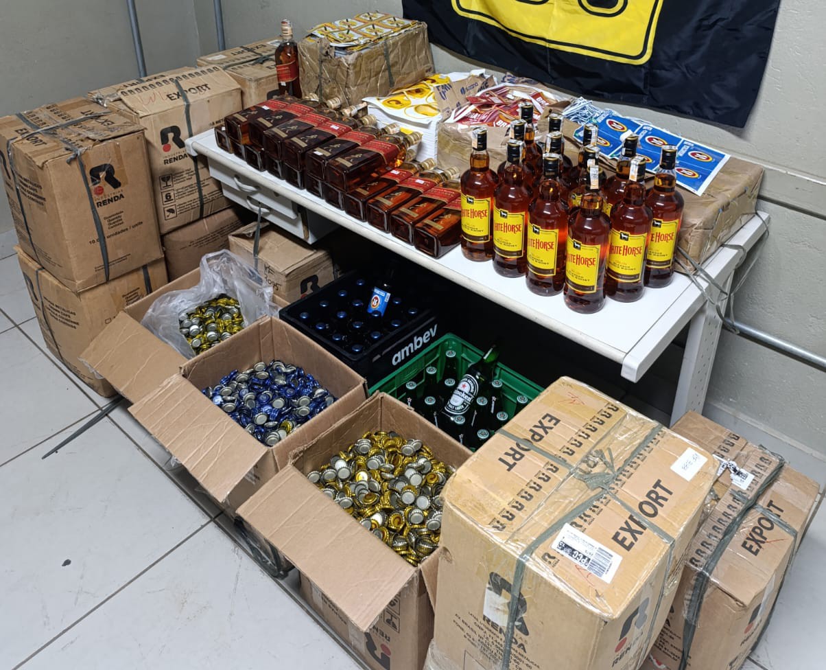 PM apreende 98 garrafas de uísque e cerveja adulteradas em Rio das Pedras e Saltinho