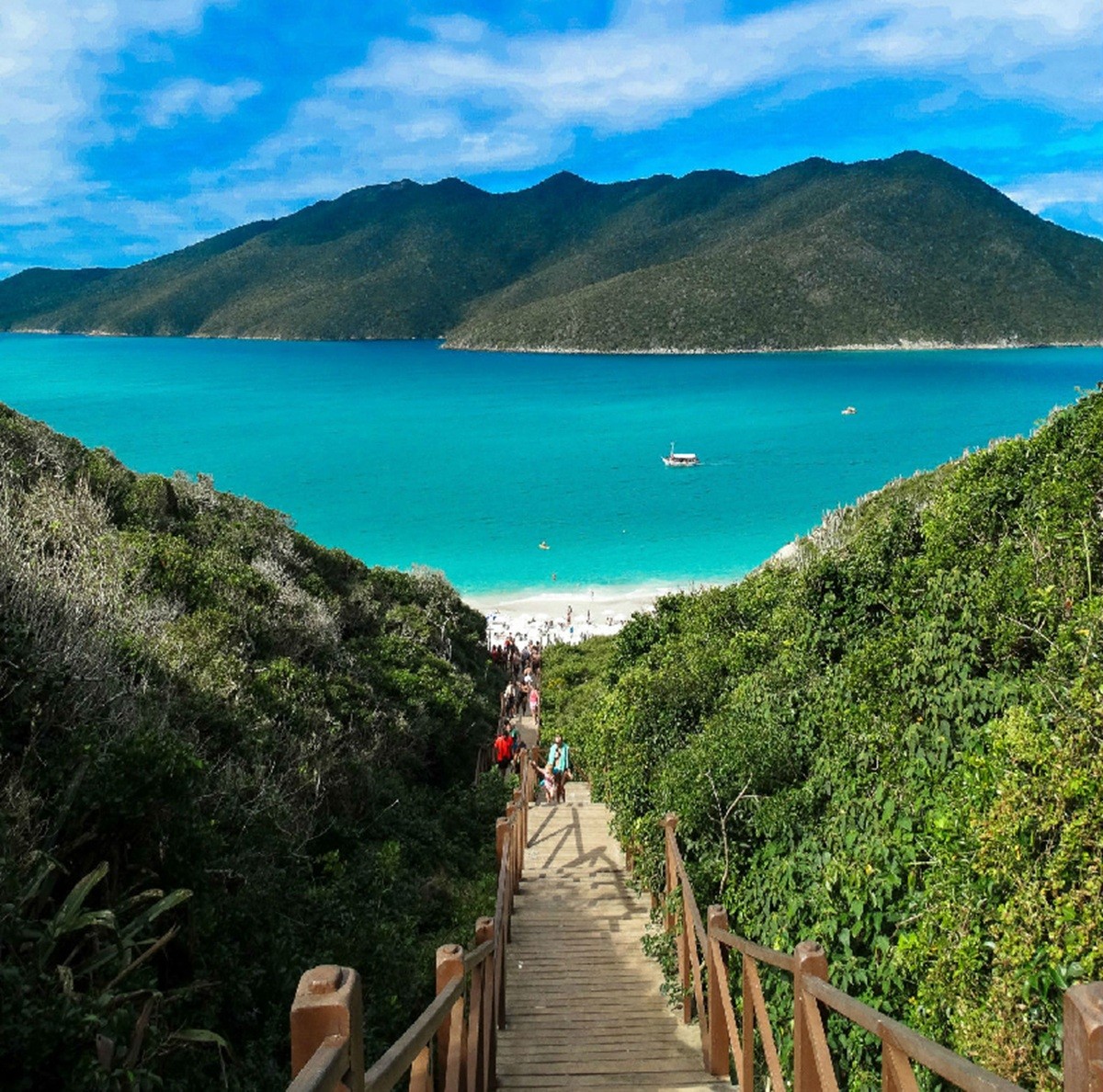 Informação sobre proibição de veículos no Pontal do Atalaia é desmentida pela prefeitura de Arraial