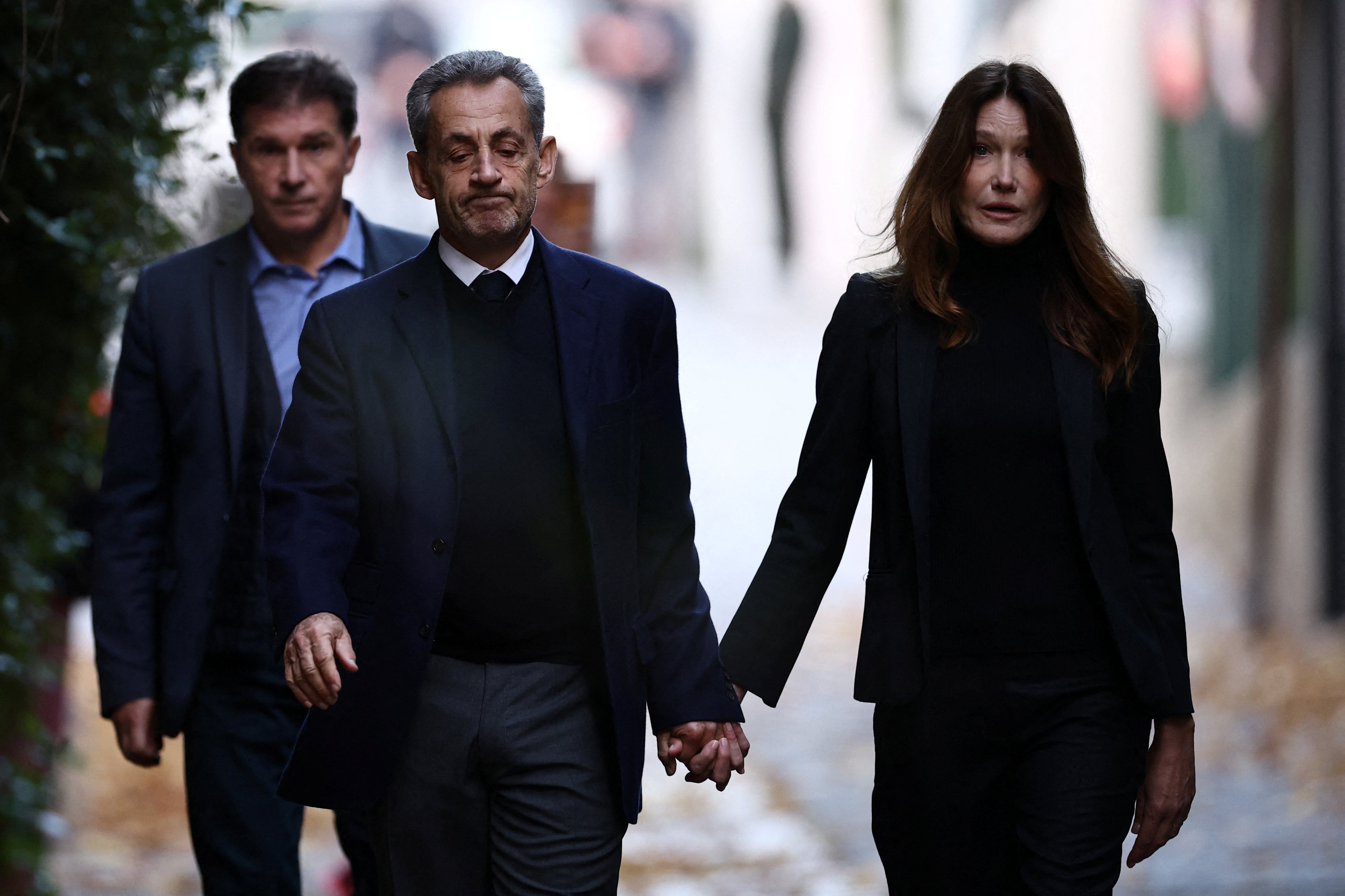 Ex-presidente da França Nicolas Sarkozy chega à prisão em Paris