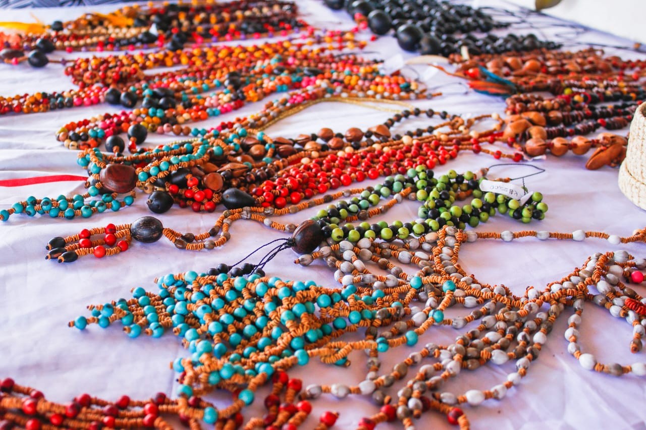 Associação indígena promove feira com artesanato e pratos típicos em Boa Vista