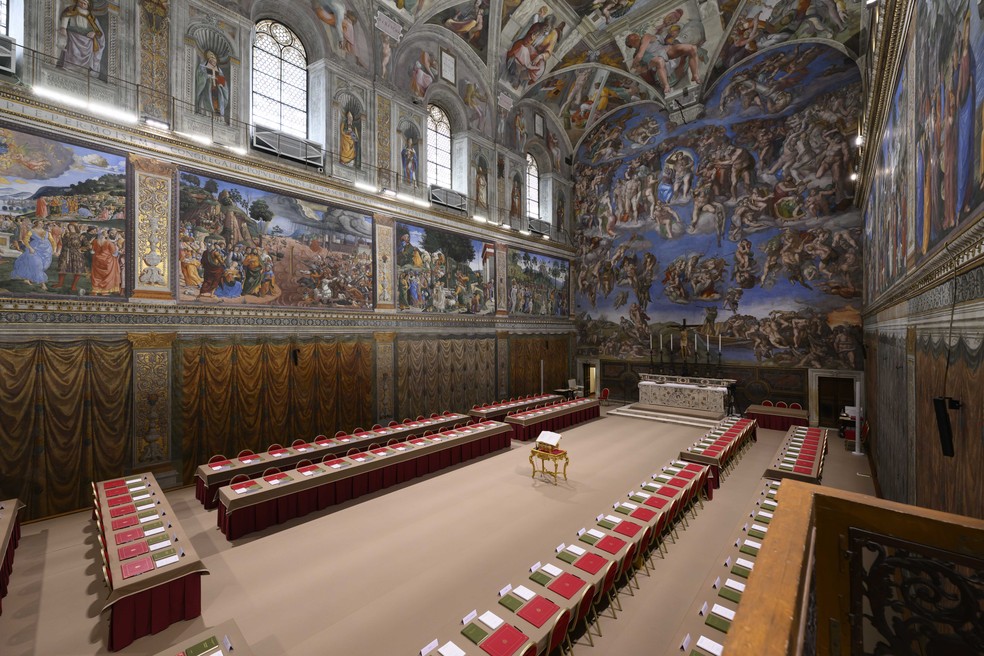 Vaticano divulga imagens de Capela Sistina pronta para receber conclave. — Foto: Serviço de imprensa do Vaticano