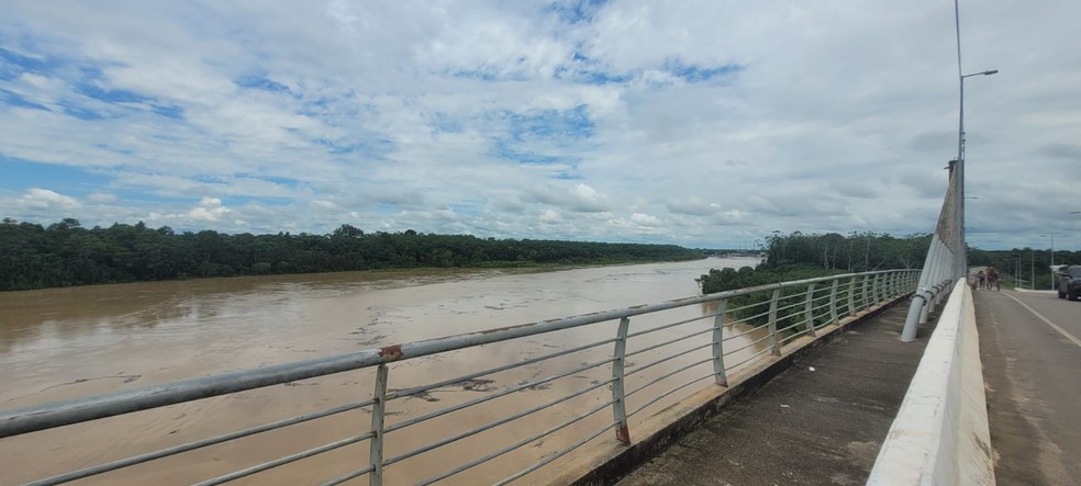 Rio Tarauacá transbordou após vazante do Rio Jordão — Foto: Arquivo/Defesa Civil de Tarauacá