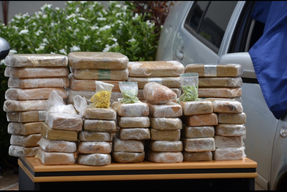 Polícia Federal e Militar fecham laboratório clandestino de cocaína no DF