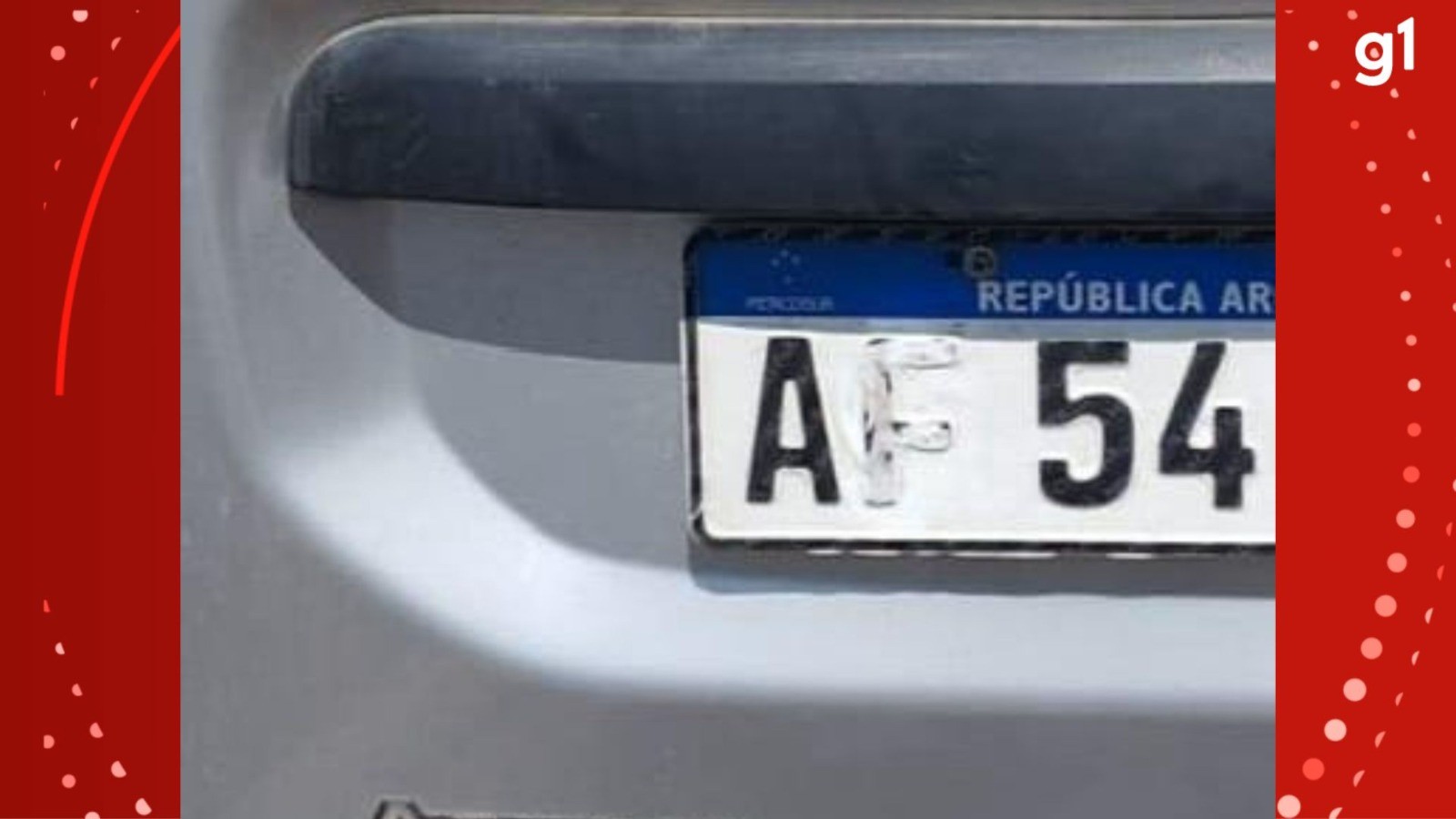 Argentino é flagrado com placa adulterada no RS e alega que chiclete cobriu letra, diz PRF