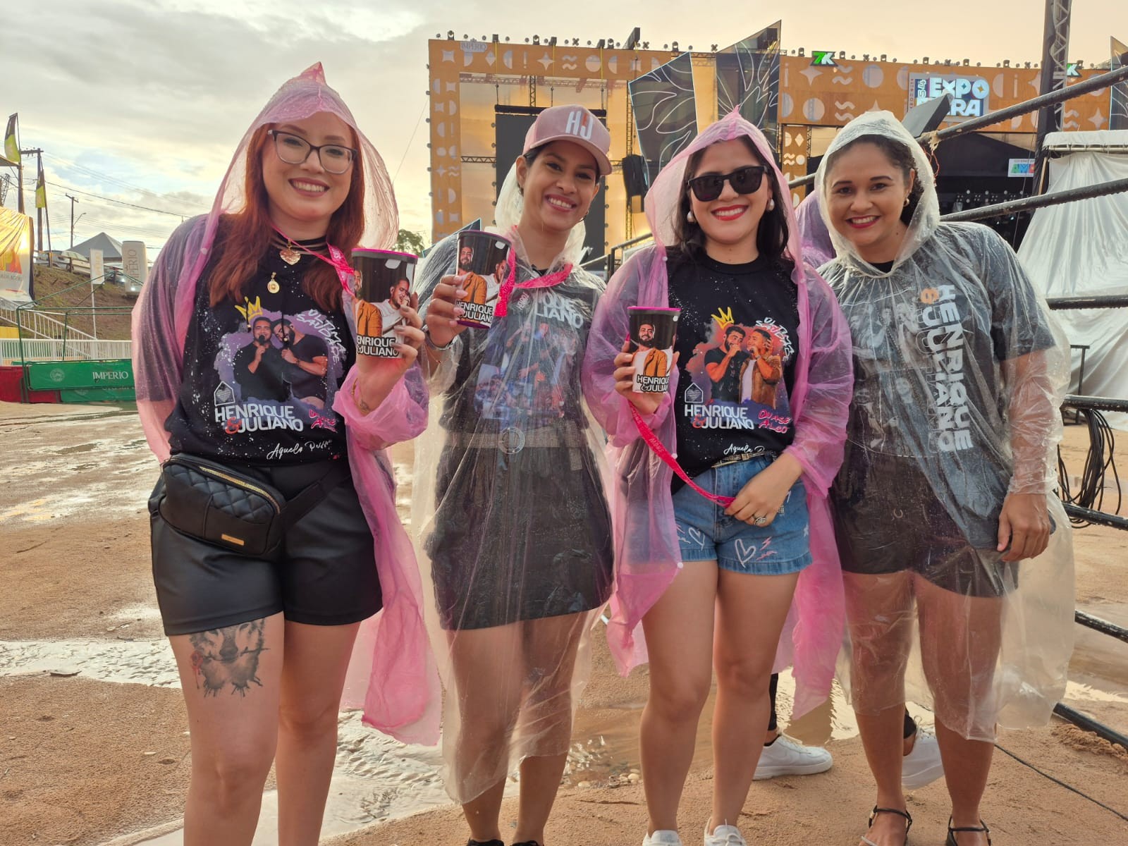 Fãs acampam 6 horas antes do show de Henrique & Juliano no AP e montam ‘kit sobrevivência’ 