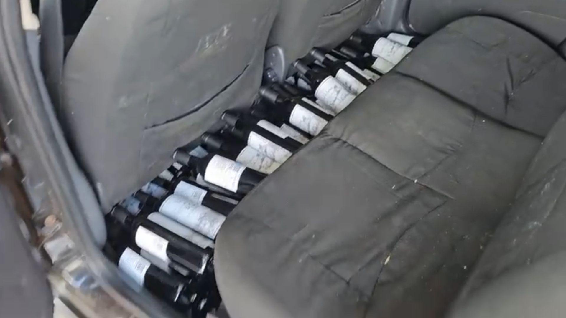 Polícia apreende mais de 200 garrafas de vinho argentino em veículo na BR-153