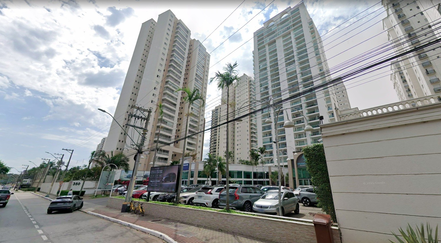 Homem usa lençol como corda e invade apartamento de vizinha durante madrugada em São José dos Campos