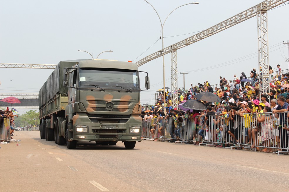 Veículos do Exército são apresentados durante desfile da Independência em Porto Velho — Foto: Foto: Mateus Santos/g1
