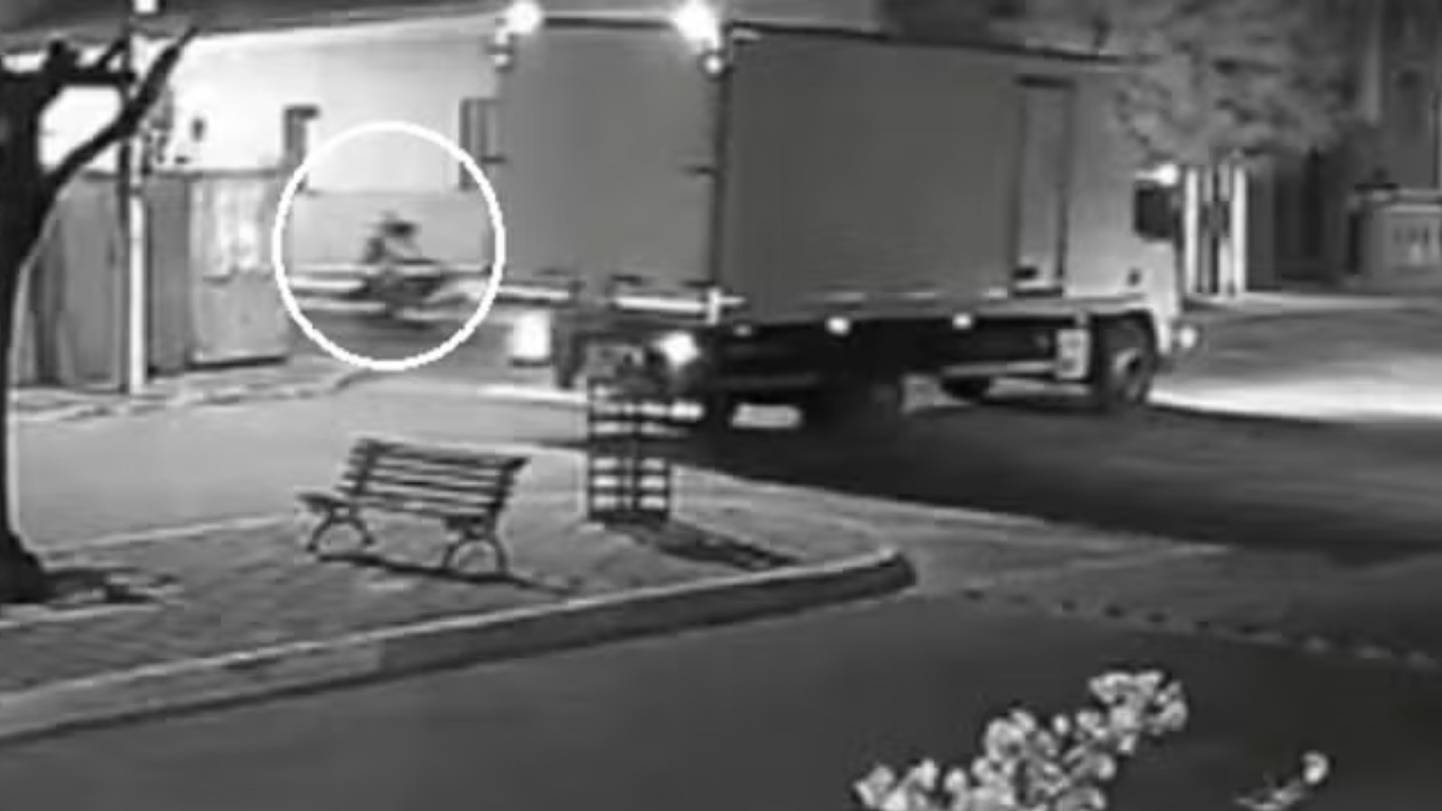 Primos morrem em colisão entre moto e caminhão no interior do Ceará; vídeo 