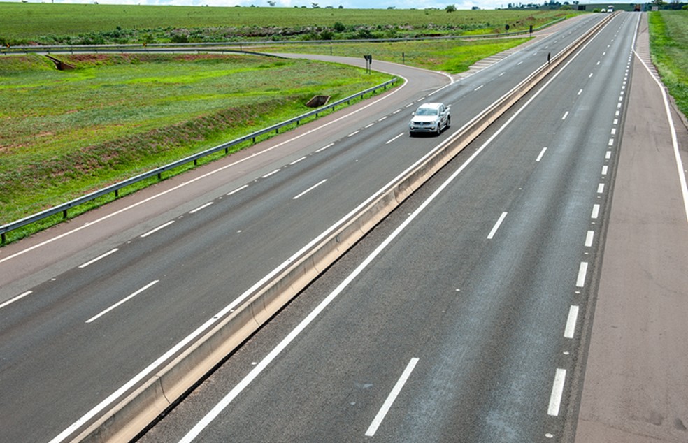 Obras alteram tráfego de veículos na Rodovia Raposo Tavares (SP-270), em Rancharia (SP) — Foto: Cart