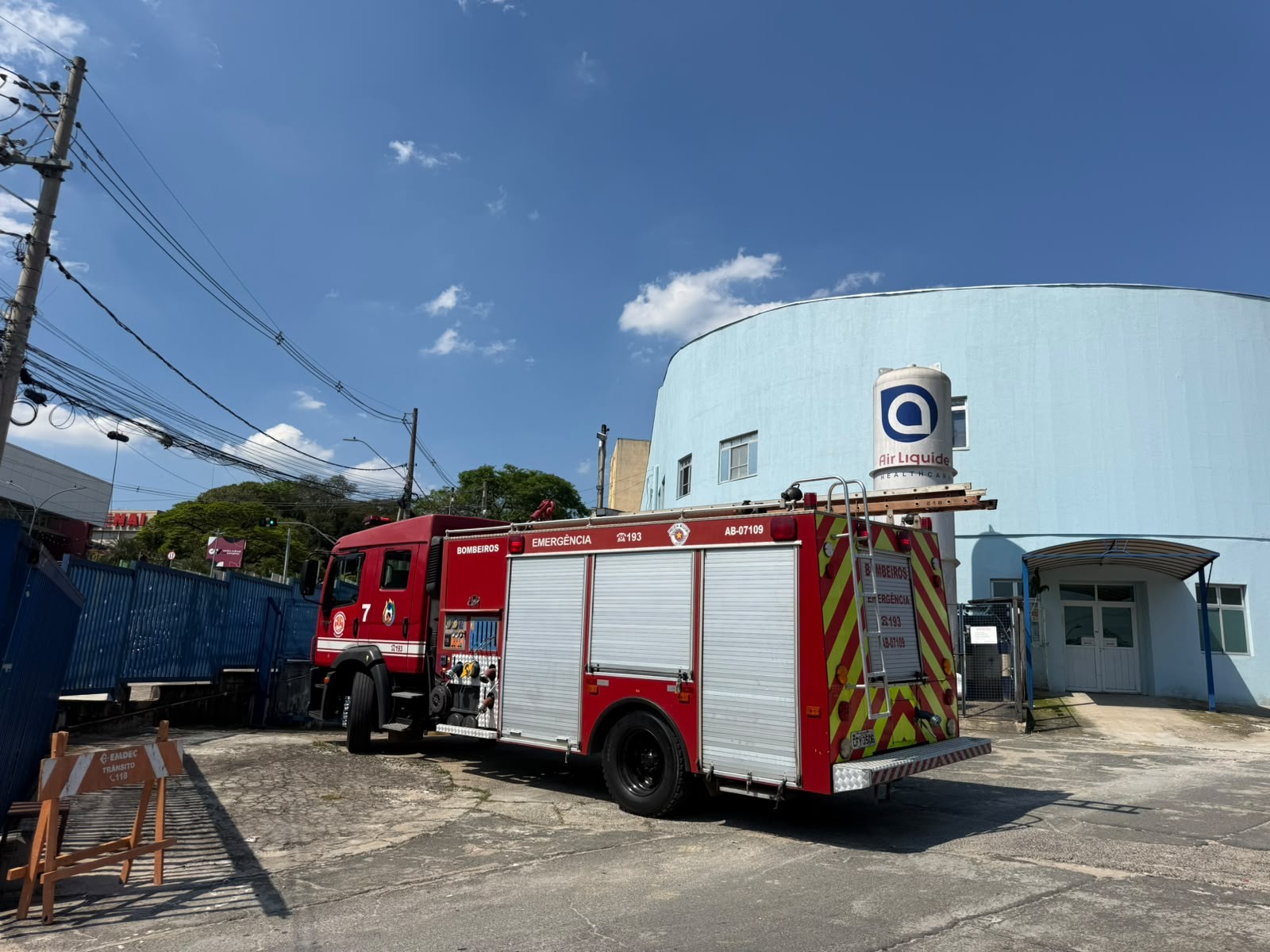 Incêndio atinge telhado do Hospital Mário Gatti, em Campinas