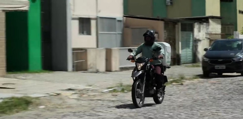 Motoentregadores trabalham durante horários dos jogos em Natal — Foto: Reprodução/Inter TV Cabugi