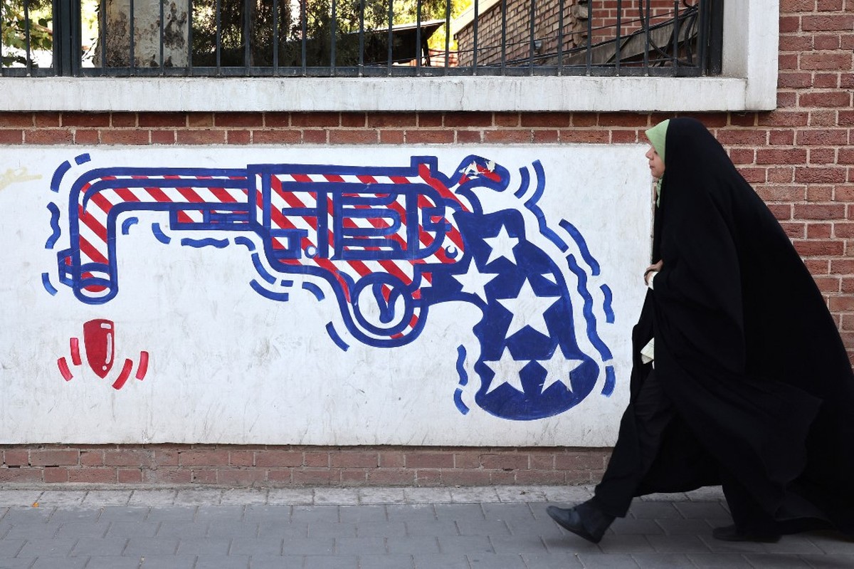 Irã começa a construir túnel 'defensivo' em Teerã diante de tensões com Israel