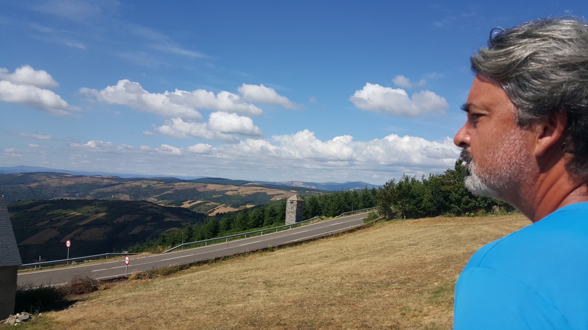 Aos 64 anos, peregrino brasileiro se prepara para fazer pela 13ª vez o Caminho de Santiago de Compostela