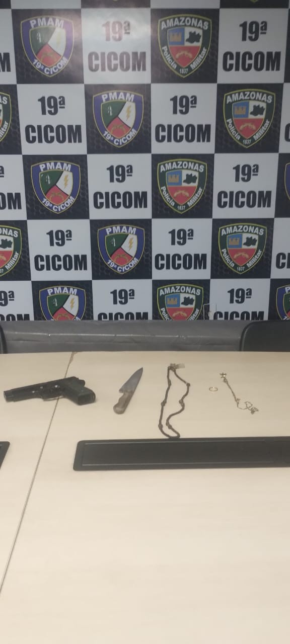 Dupla é presa após sequestrar três mulheres em frente a cafeteria na Zona Oeste de Manaus