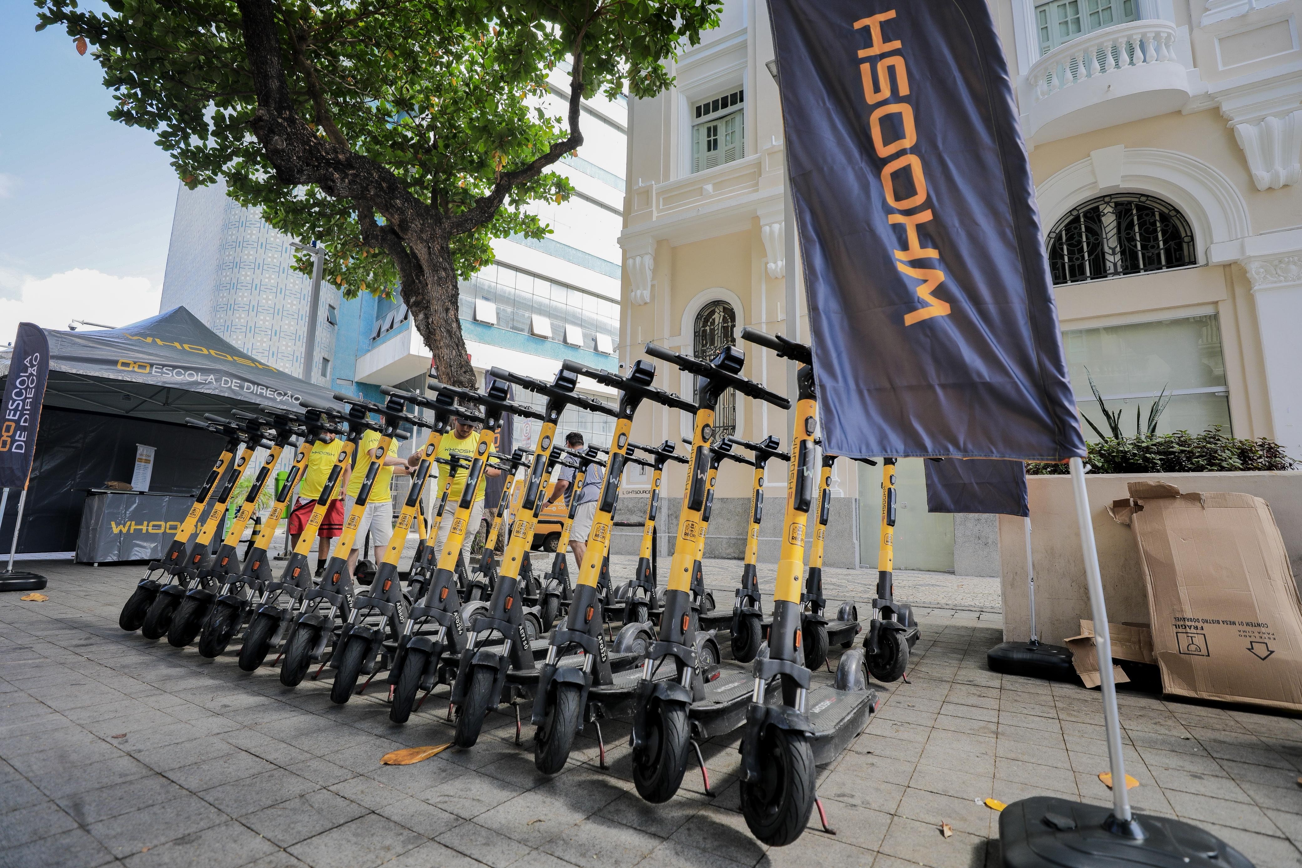Patinetes elétricos no Recife: mais de 100 usuários já foram bloqueados em um mês por uso indevido; entenda