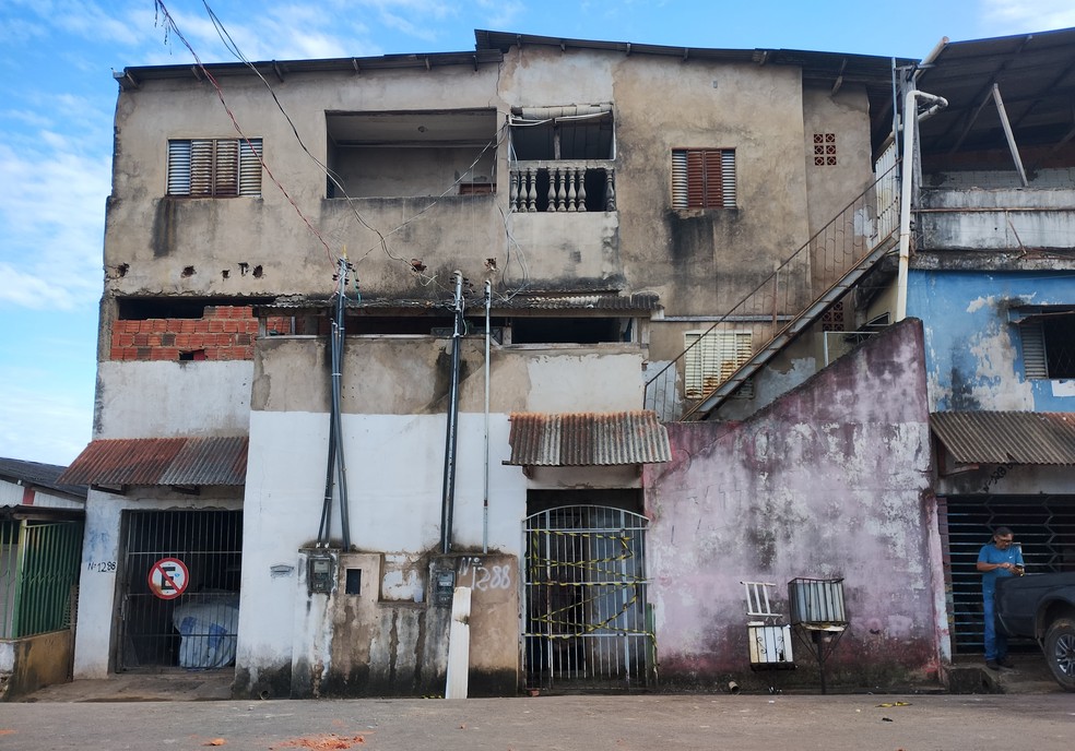 Casa onde ocorreu o princípio de incêndio, no bairro Base, em Rio Branco — Foto: João Cardoso/Rede Amazônica Acre