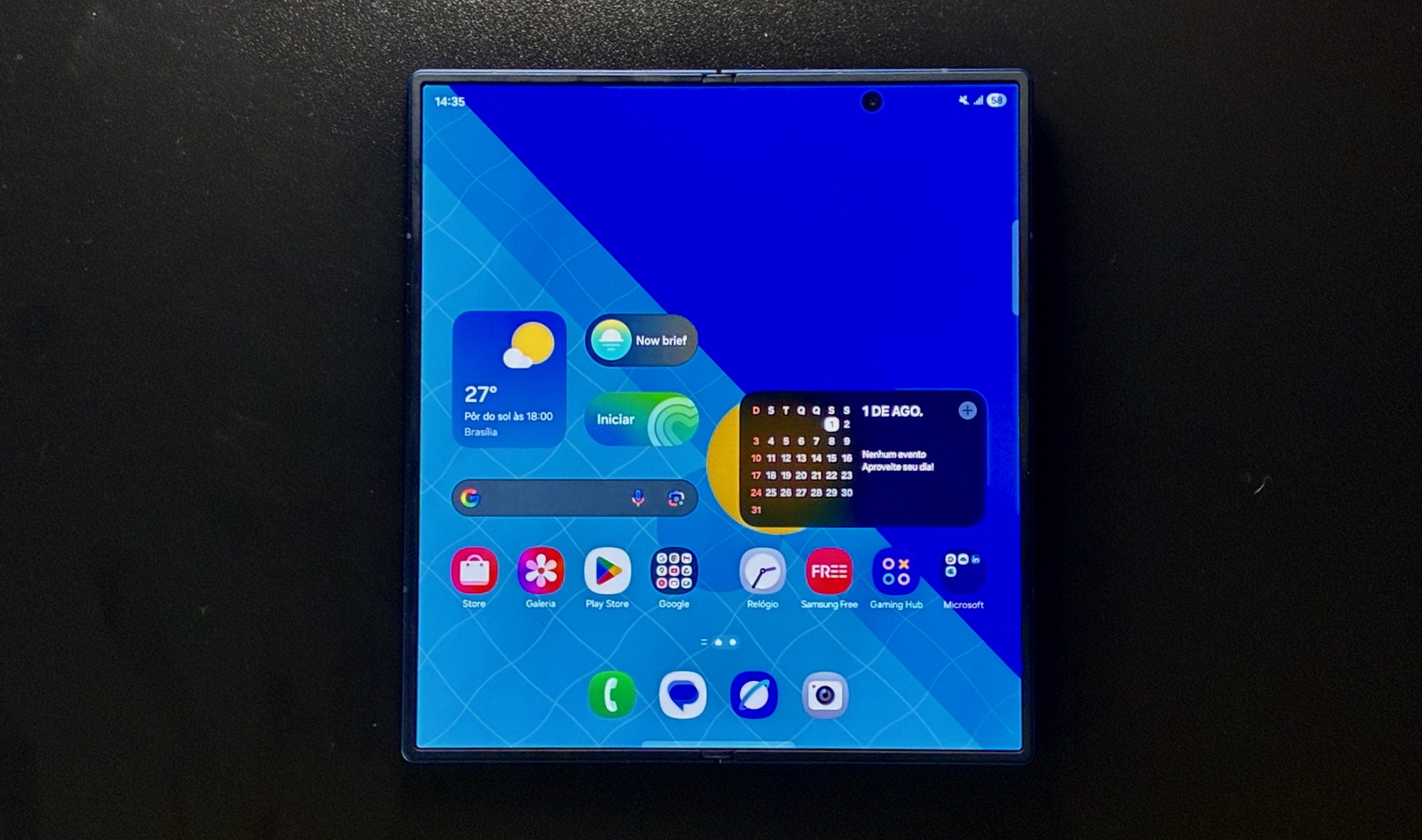 Samsung Galaxy Z Fold7 aberto na tela interna — Foto: Henrique Martin/g1