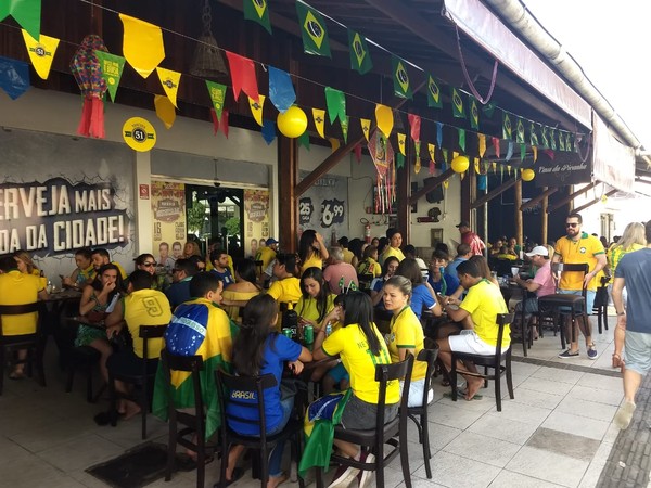 Bares de Maceió apostam nas transmissões dos jogos da Copa 