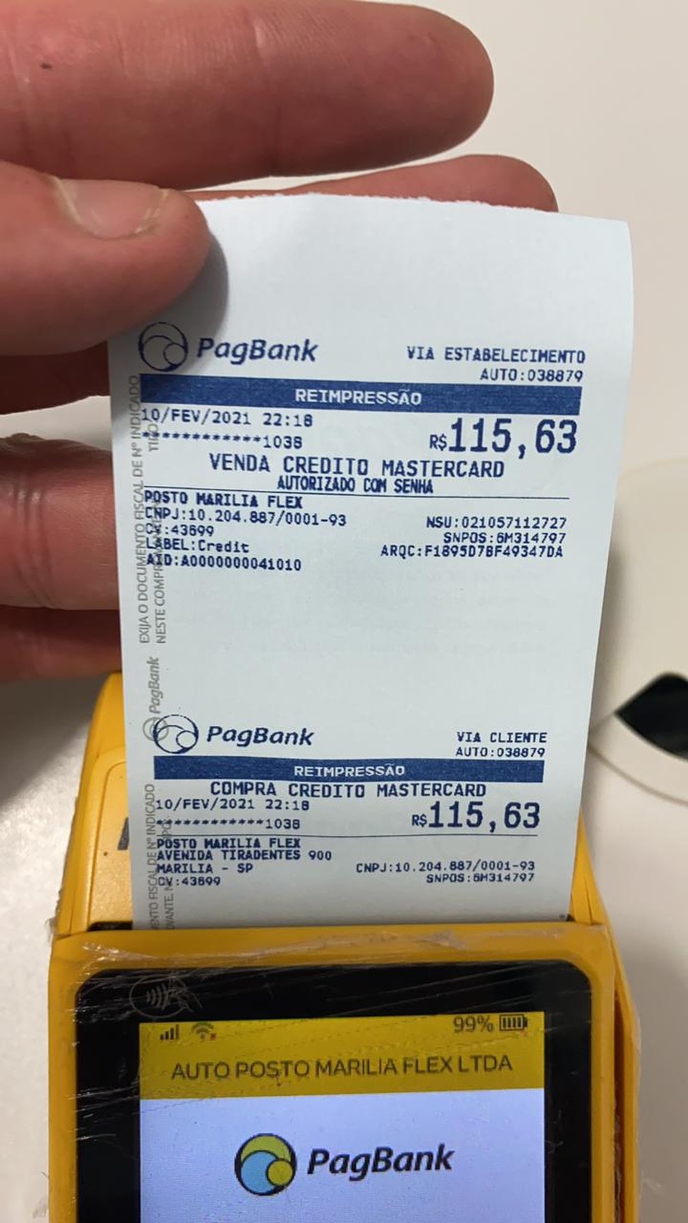 Vendas dos combustíveis foram comprovadas depois que a polícia fez uma reimpressão da máquina de cartão — Foto: Polícia Militar/ Divulgação