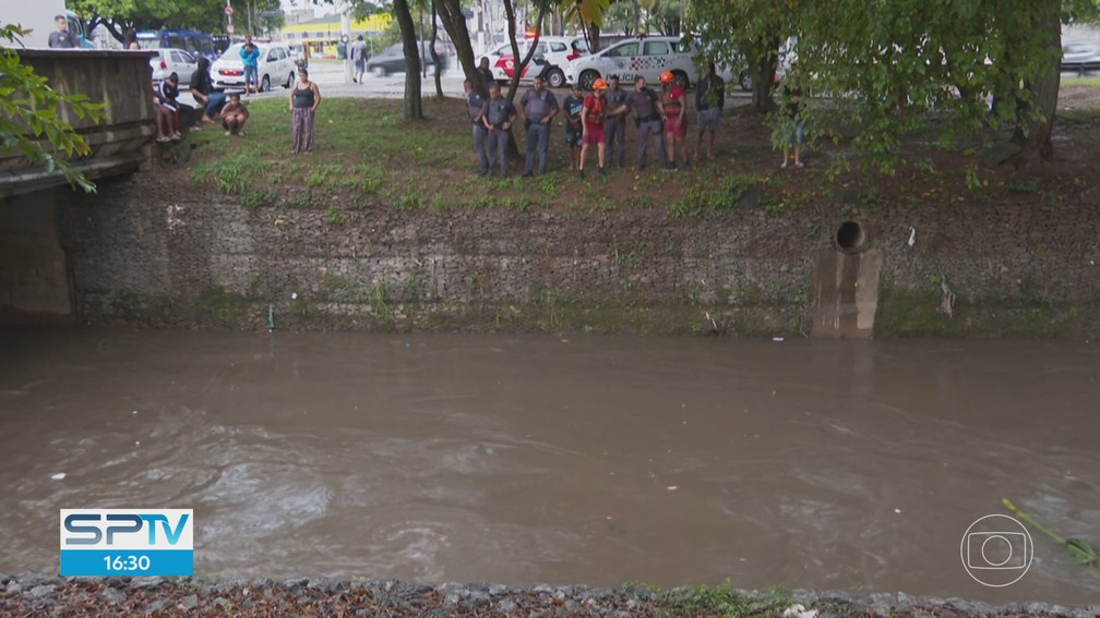 A Gazeta  Criança de 4 anos desaparece após cair no Rio Cricaré em São  Mateus