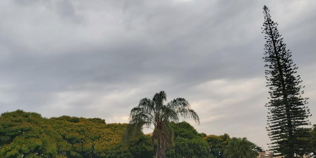 Calor, céu nublado e possibilidade de chuva: confira a previsão do tempo para a semana em Uberlândia e região