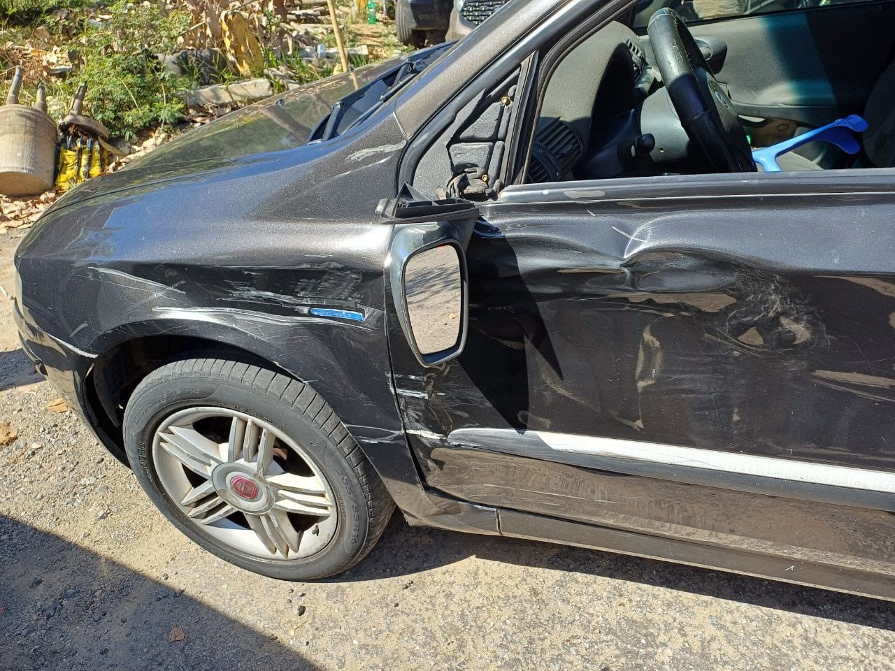 Acidente entre carro e moto deixa homem ferido na BR-393, em Barra Mansa