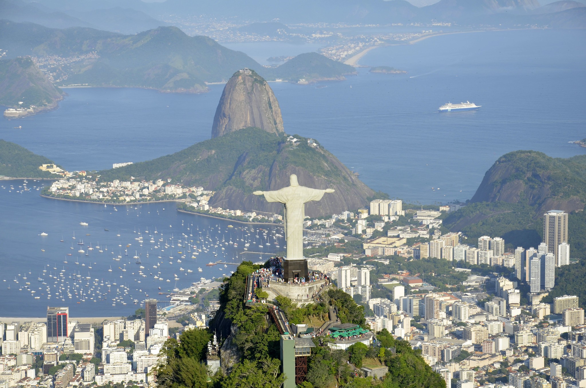 Cristo ganha trilha a partir das Paineiras e mirante ‘Cartão Postal’, com paredes de vidro