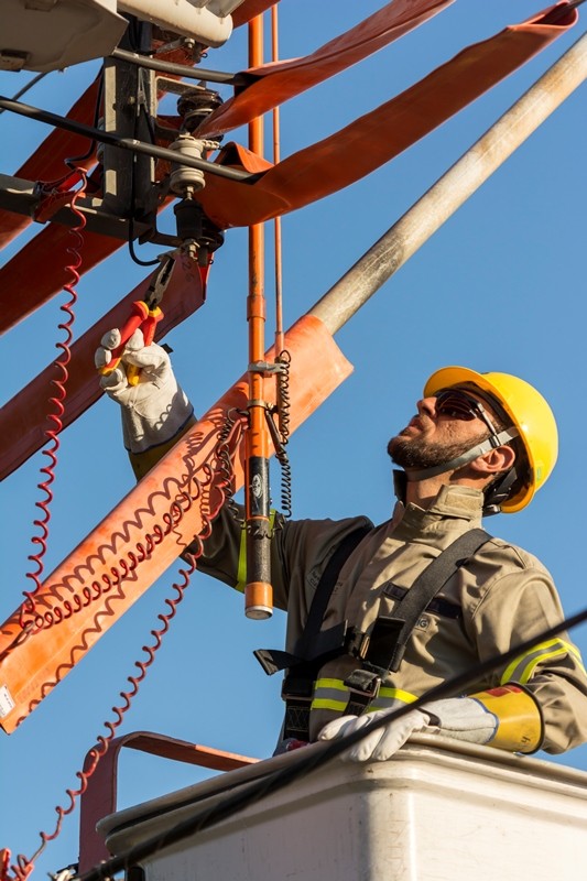 Cemig abre inscrições para curso gratuito de eletricista de redes aéreas em Montes Claros
