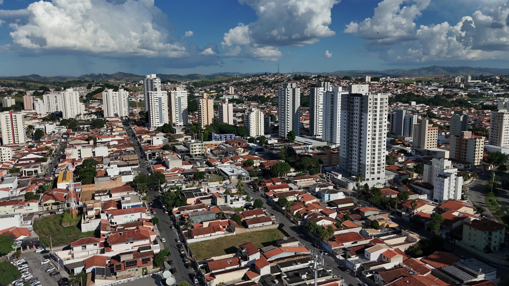 Concurso público com 239 vagas e salários de quase R$ 14 mil em Taubaté tem plantão para tirar dúvidas de candidatos
