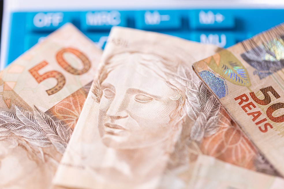 Brasileiros têm dívidas não só com bancos, mas também com amigos e familiares — Foto: g1