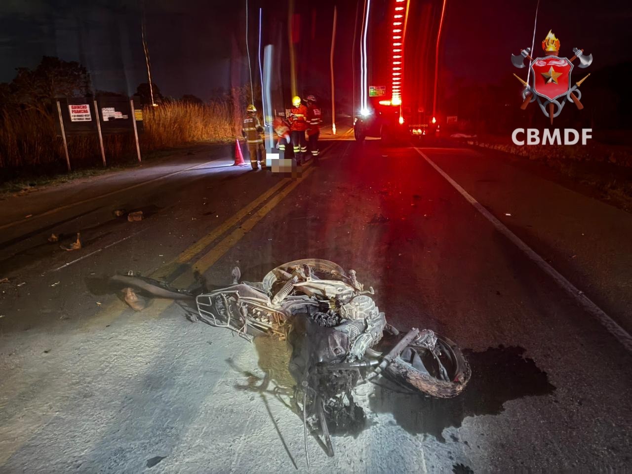 Acidente entre moto e carro deixa 2 mortos e 2 feridos na BR-251