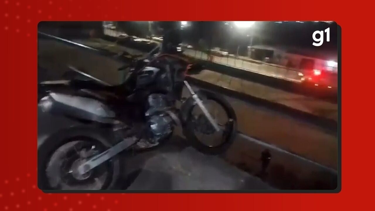 Motociclista morre após colidir com grade de ferro e despencar de altura de 10 metros em Manaus; VÍDEO