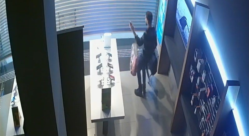 Ladrões de celulares avaliados em R$ 100 mil que foram identificados após pagamento de chope via PIX são condenados à prisão