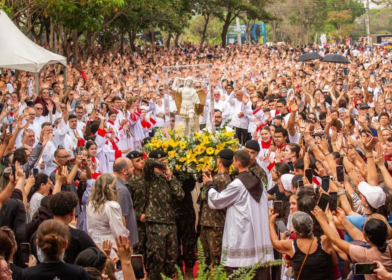 Imagem peregrina de São Miguel Arcanjo vinda da Itália chega a Santarém para programação de fé