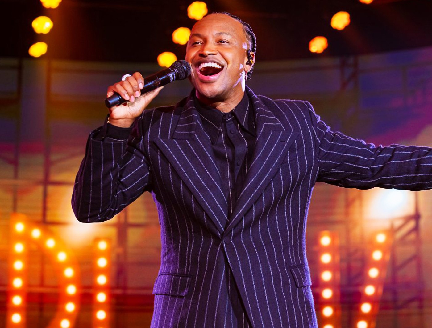 Thiaguinho segue o baile em 'Bem black 2', álbum com Negra Li, samba-rock de Walmir Borges e pagode com soul 